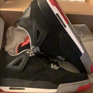 Sneakers lightly worn